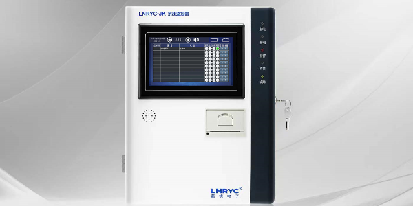 <i style='color:red'>余压控制主机</i>是安装在什么位置的？